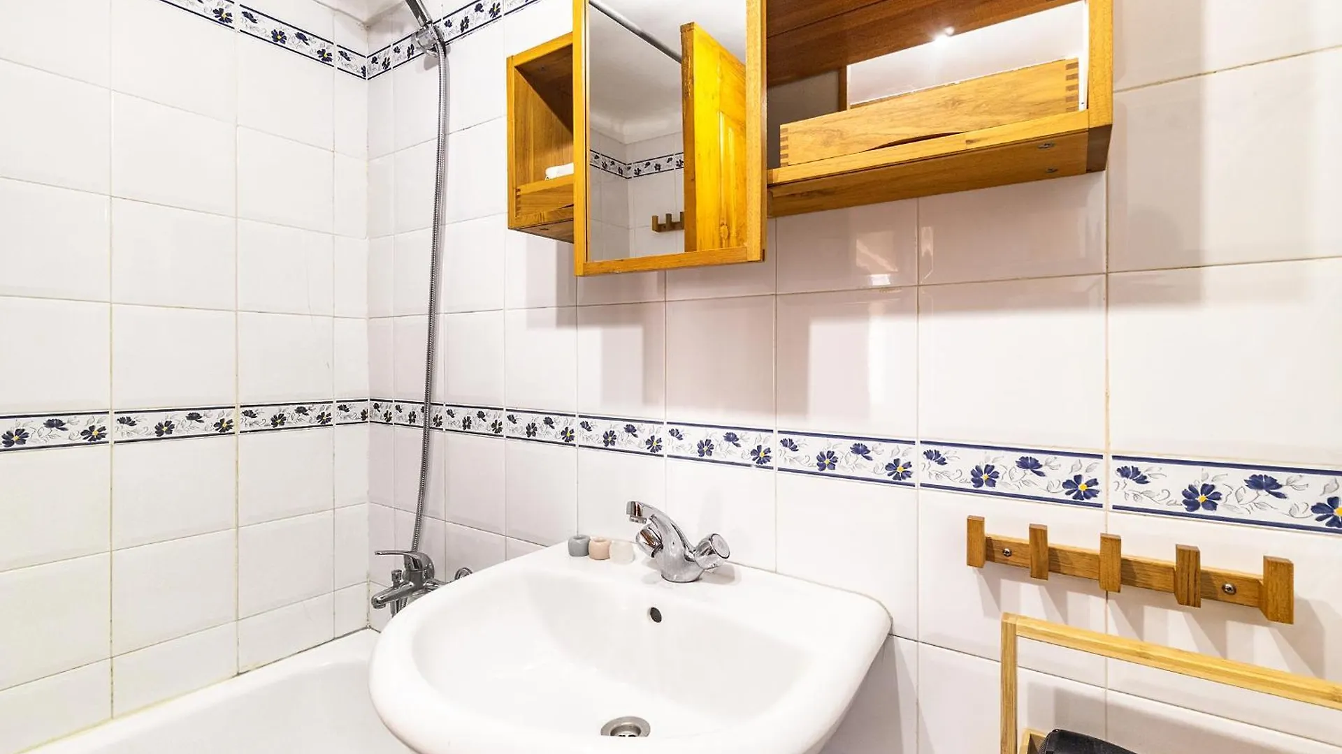 Whome Lisbon Gem Timeless Elegance And Modern Comfort 0*,